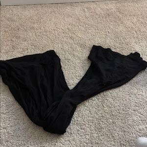 Black Leggings with Stretchy Fit and Textured Fabric